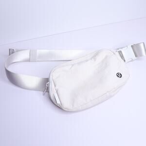 LULULEMON 1L Everywhere Belt Bag White Crossbody Shoulder Bag